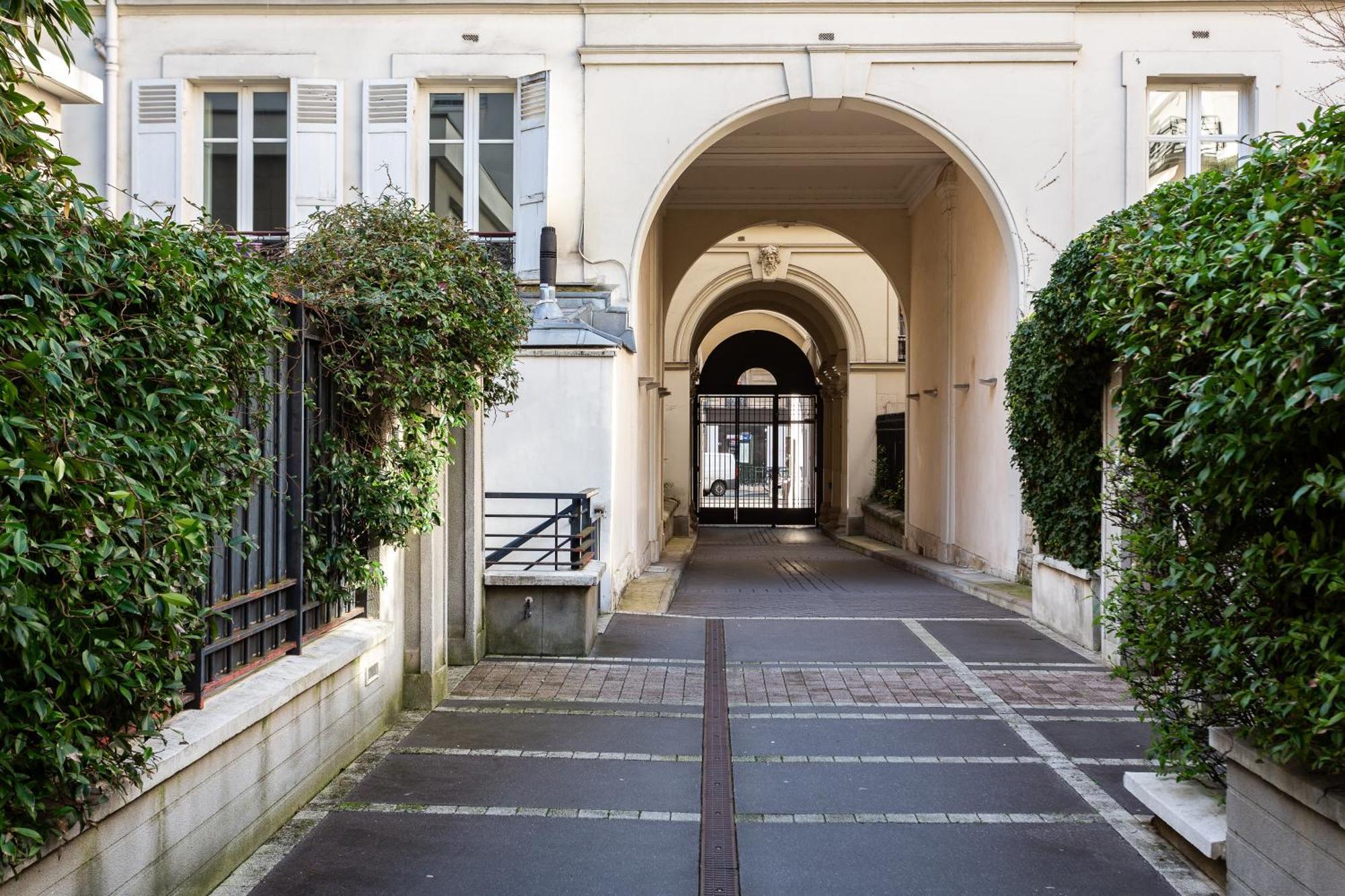 Studio Calme Et Accueillant Metro Charonne Paris Exterior foto